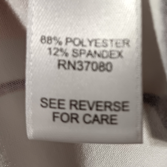 EST 1946 EUC Women's Super Soft Bell Sleeve Top, Size Medium - Picture 6 of 8